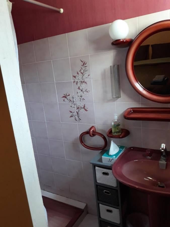 Appartamento Chez Eliane Villeneuve-la-Comptal Esterno foto