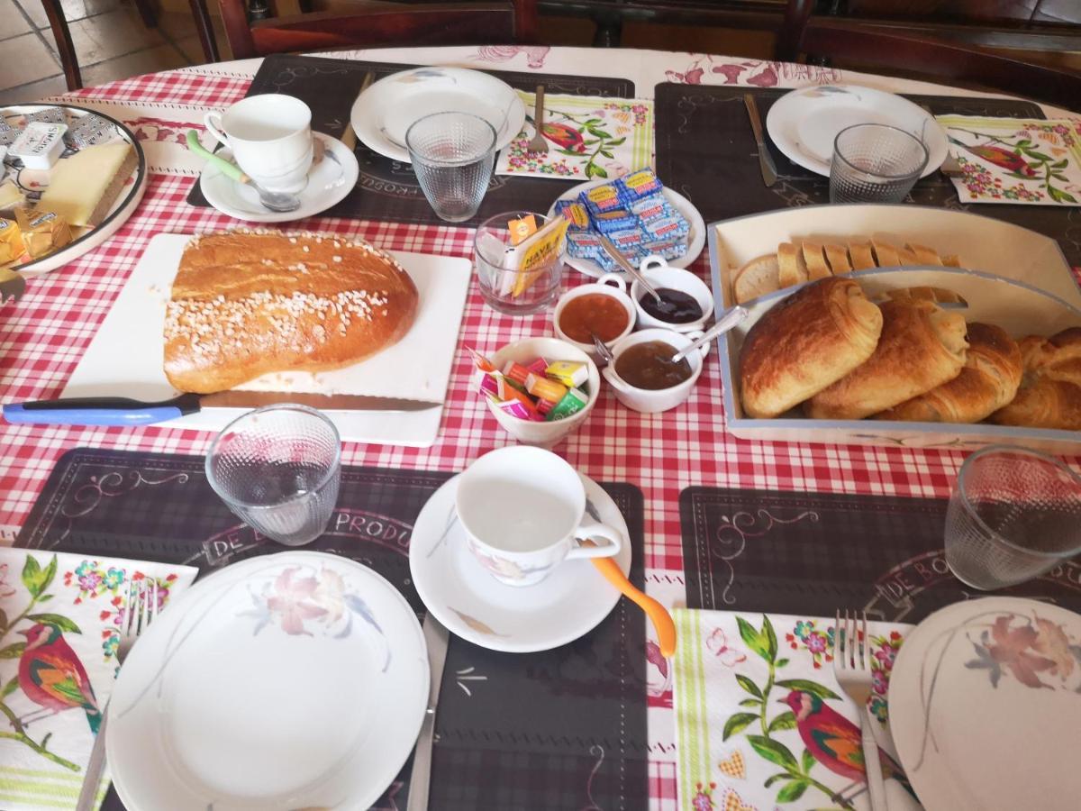 Appartamento Chez Eliane Villeneuve-la-Comptal Esterno foto